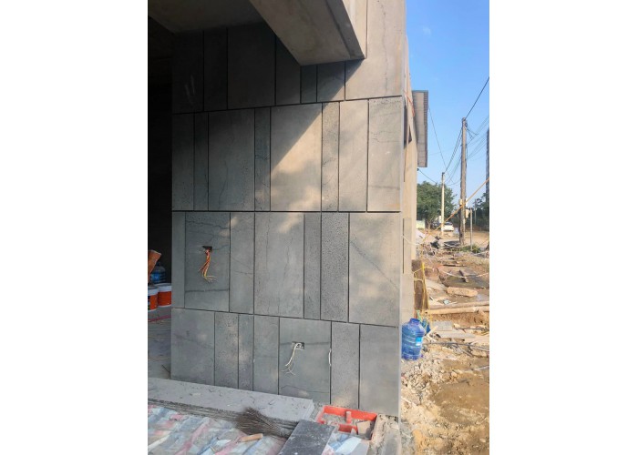 Đá Ong Xám Ốp Giếng Trời