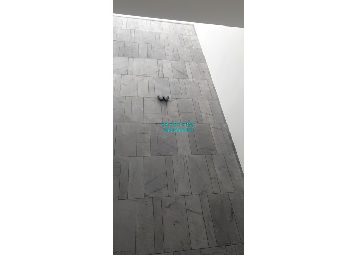 Đá Ong Xám Ốp Giếng Trời